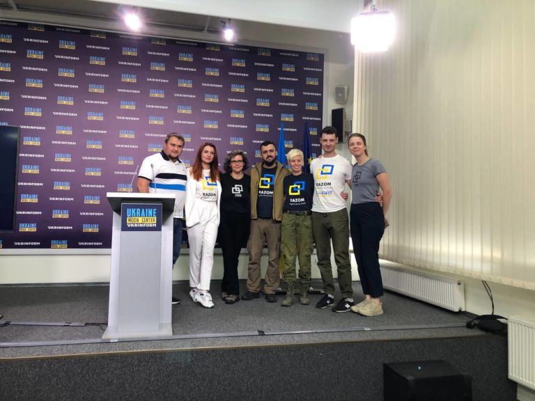 Razom for Ukraine. Як американський фонд збирає мільйони на допомогу Україні