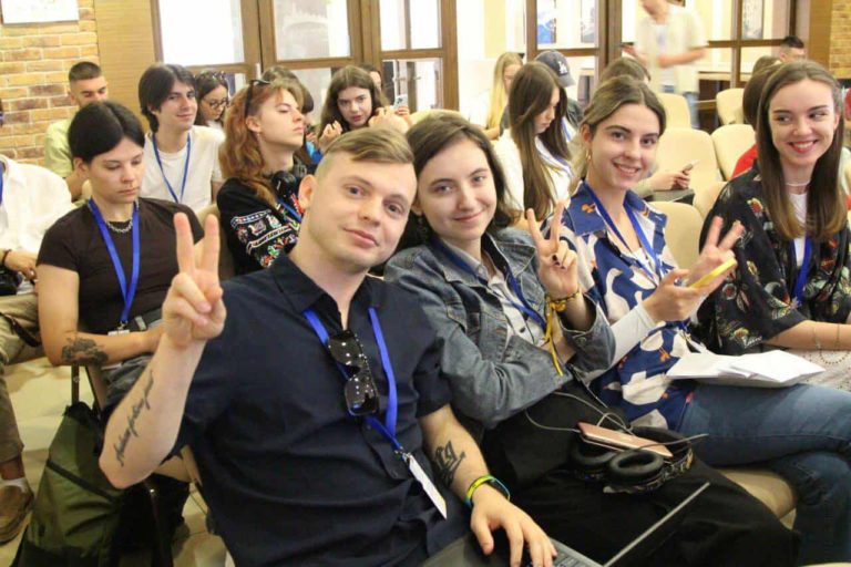 Допоможемо редакціям знайти нові відповіді на кадрові виклики!